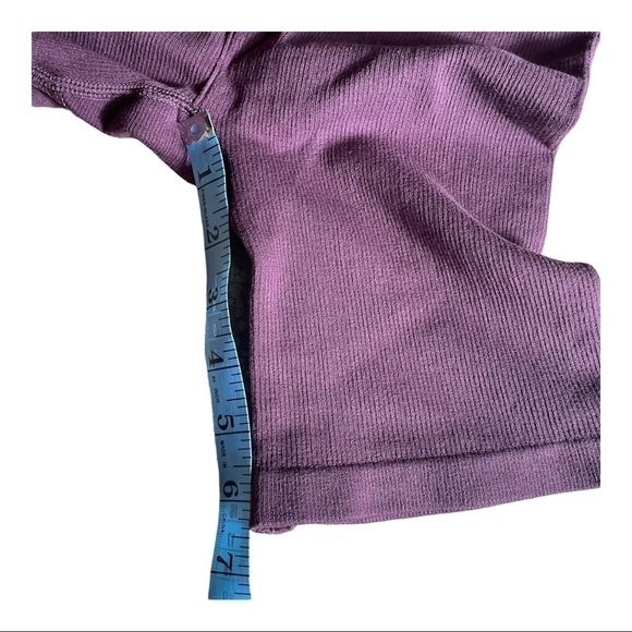 Fabletics Cloud Seamless High-Waisted 7" Short bright burgundy - Picture 6 of 14